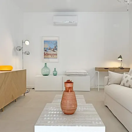 Casa Lola Marina Village