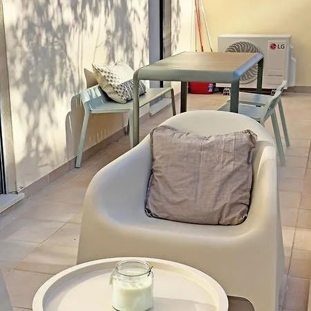 Casa Lola Marina Village *