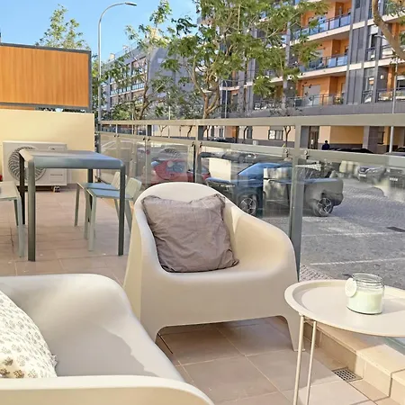Casa Lola Marina Village *